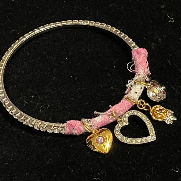 ⭐️Adorned Crown rhinestone bangle heart charm - Picture 1 of 9
